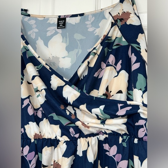 SHEIN Curve 2XL Navy blue floral Cold shoulder spaghetti strap maxi Dress NWOT - Picture 4 of 6